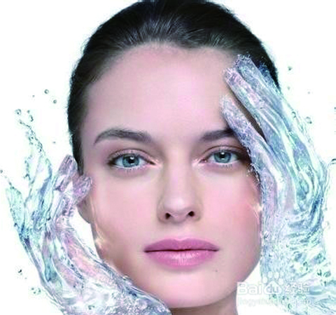 肌膚干燥怎么辦 7個(gè)補(bǔ)水招拯救沙漠肌