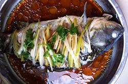 清蒸草魚(yú)的做法 草魚(yú)去土腥三要點(diǎn)