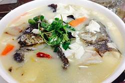 魚頭豆腐湯的家常做法 不止美味還很營養(yǎng)