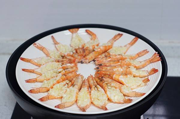 蒜蓉蒸蝦怎么做 幾個(gè)技巧教你輕松做出美味