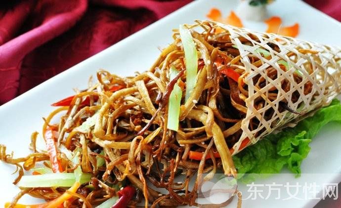 干煸茶樹菇的家常做法 茶樹菇不僅健脾止瀉還能抗衰老