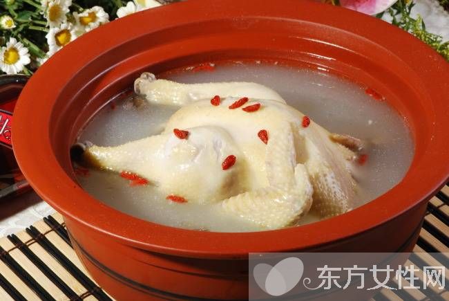 燉雞湯怎么做有營養(yǎng) 這些人不能喝雞湯