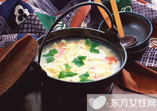 西紅柿雞蛋湯的兩大做法 西紅柿的功效與作用