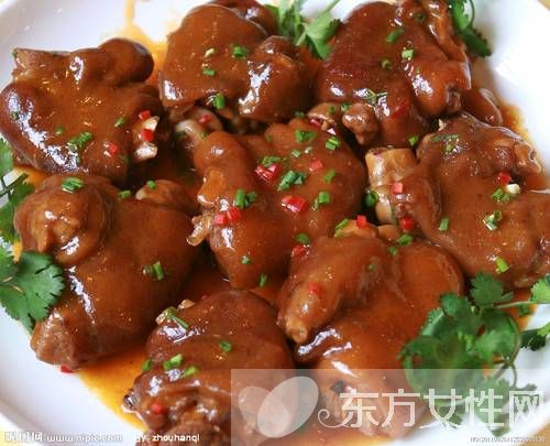 鹵豬蹄的家常做法 豬蹄養(yǎng)顏又保健