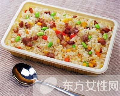蛋炒飯?jiān)趺醋龊贸?蛋炒飯簡單做法