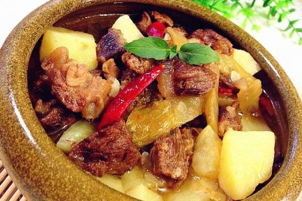 土豆燒牛肉的做法 土豆配牛肉堪稱門當(dāng)戶對(duì)
