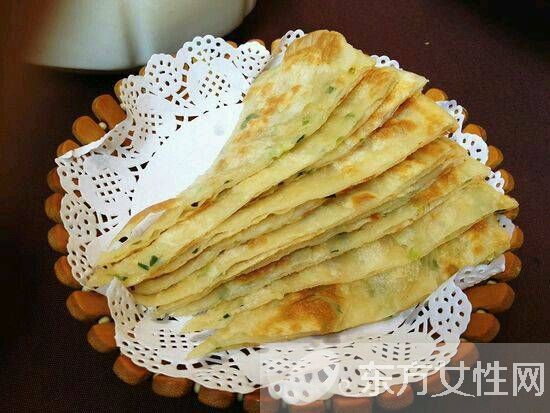 蔥油餅的家常做法 吃蔥油餅上火嗎