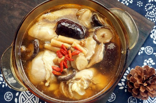 黨參黃芪    補(bǔ)中益氣健脾益肺