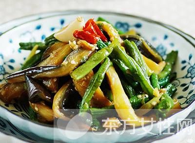 豆角燒茄子的家常做法 豆角補腎助消化