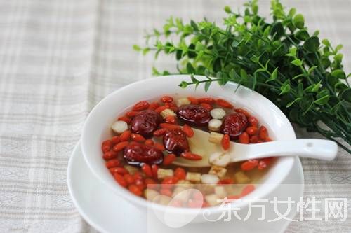 枸杞子泡茶有什么好處 分析枸杞子的功效與禁忌