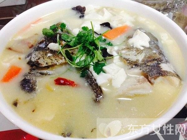 魚頭豆腐湯的家常做法 不止美味還很營養(yǎng)