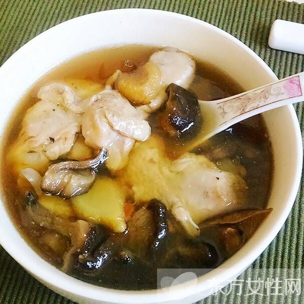 冬菇雞湯的家常做法 雞湯的營養(yǎng)價(jià)值及功效