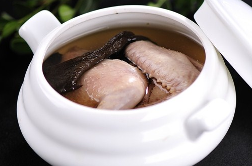 白鴿的功效      美容美顏強(qiáng)身健體