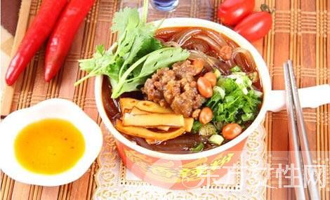 如何做酸辣粉 教你酸辣粉的做法及3個(gè)配方