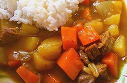 牛肉咖喱飯的做法步驟 牛肉不僅養(yǎng)身還抗衰老