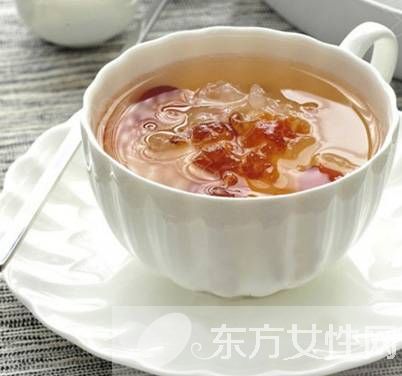 雪梨銀耳湯做法 銀耳雪梨湯的營(yíng)養(yǎng)價(jià)值