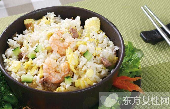 什錦炒飯?jiān)趺醋龊贸? 教你四道美味炒飯的做法