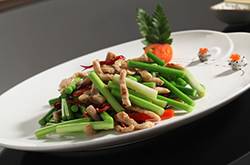 蒜苗炒肉絲的做法 蒜苗炒肉絲菜品特色