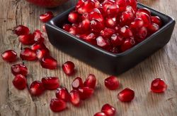 剝石榴的方法有哪些  揭秘石榴的十大神奇功效