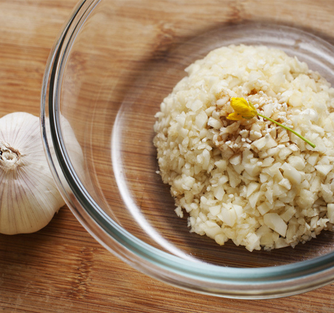 大蒜的營養(yǎng)價值 教你如何吃大蒜消毒殺菌