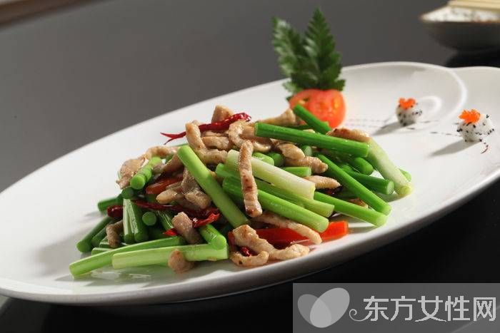 蒜苗炒肉絲的做法 蒜苗炒肉絲菜品特色