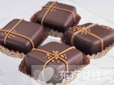 黑巧克力的作用有哪些 哪些人不能吃巧克力