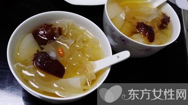 雪梨銀耳湯做法 銀耳雪梨湯的營(yíng)養(yǎng)價(jià)值
