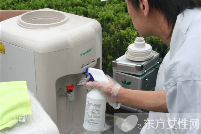 怎樣清洗飲水機(jī) 為什么要清洗飲水機(jī)