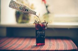 可樂加味精喝了會怎樣  可樂加味精是催情劑嗎