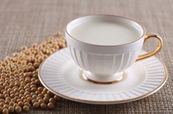 喝豆?jié){的好處有哪些  揭秘喝豆?jié){的七大禁忌