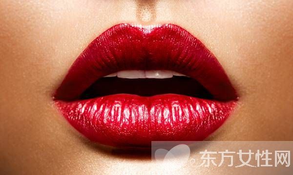 嘴唇干裂脫皮怎么辦 嘴唇干裂脫皮是什么原因