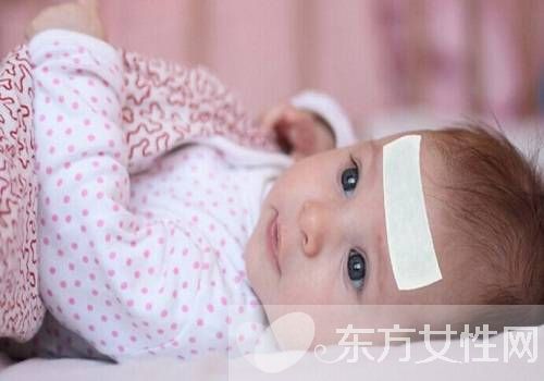 小孩反復(fù)發(fā)燒怎么辦 寶寶反復(fù)發(fā)燒吃什么好