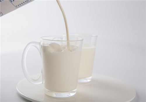 牛奶應(yīng)該什么時候喝才能增加吸收