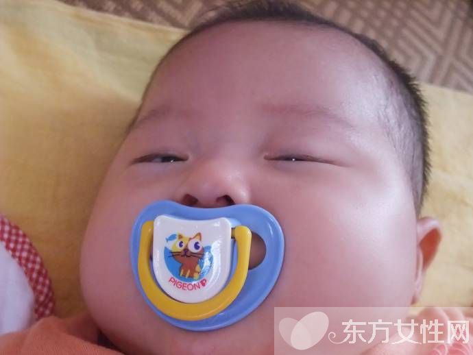 安撫奶嘴的利弊 如何讓寶寶正確使用安撫奶嘴
