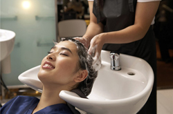 洗頭正確方法 七個(gè)步驟有助于頭發(fā)護(hù)理