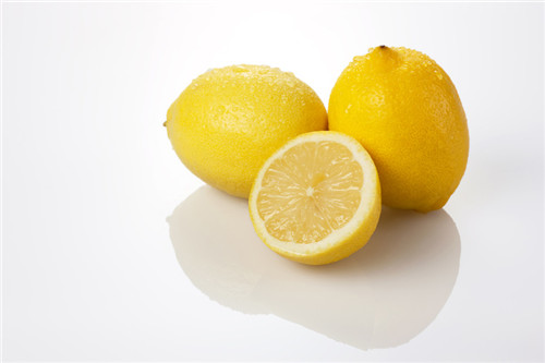 揭檸檬的17種妙用方法 趕緊學(xué)起來