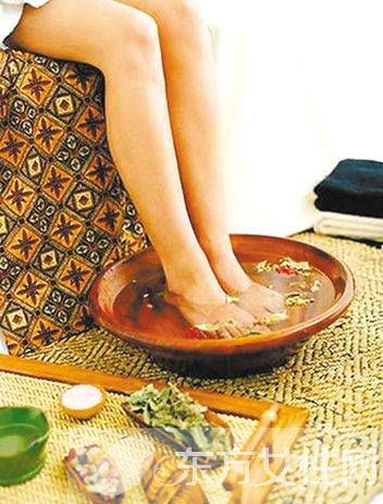 泡腳的最佳時(shí)間 泡腳泡多長(zhǎng)時(shí)間最好