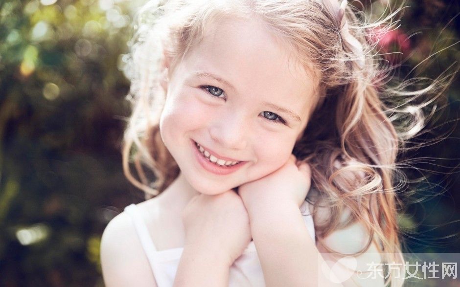 怎樣讓牙齒變白小竅門 媽媽再也不用擔(dān)心我牙黃啦