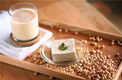 豆?jié){不能與什么一起吃 豆?jié){什么時候喝最好