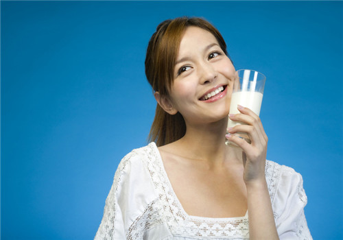牛奶應(yīng)該什么時候喝才能增加吸收