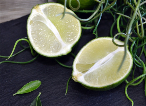 揭檸檬的17種妙用方法 趕緊學(xué)起來