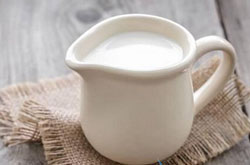 羊奶好還是牛奶好 兩種奶三個特點分析