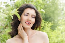 中醫(yī)治療黃褐斑的方法有哪些  黃褐斑是怎么形成的