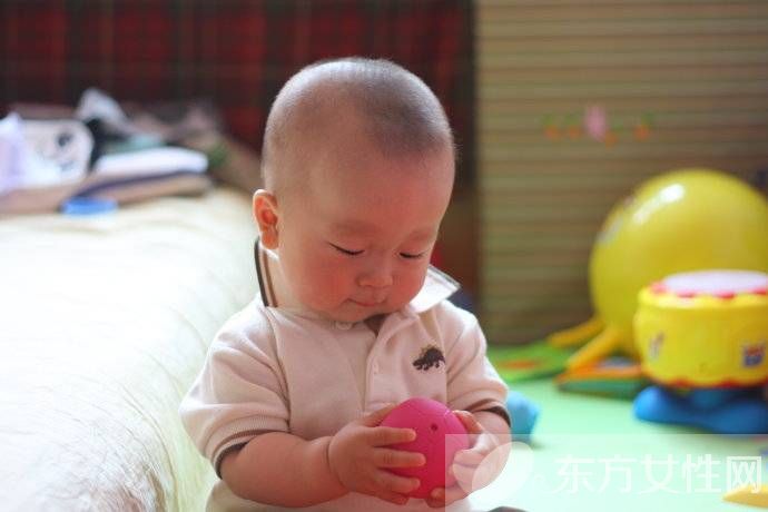 10個(gè)月寶寶發(fā)育指標(biāo) 這些方面你家寶寶達(dá)標(biāo)了嗎