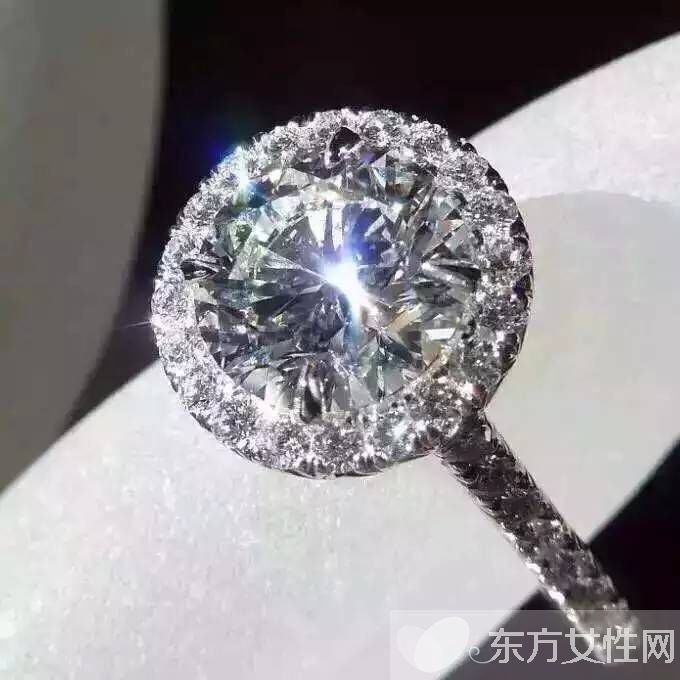 女生戒指戴法的含義 戴錯戒指會引起很多誤會的哦