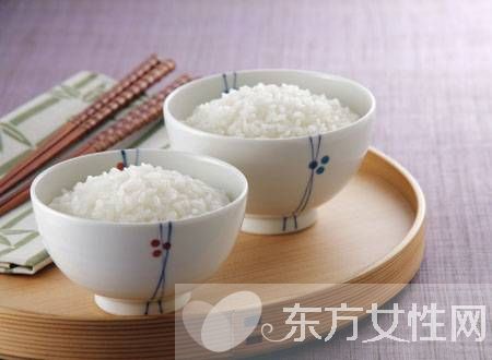 微波爐蒸飯需多長時(shí)間 微波爐烹飪美食的方法