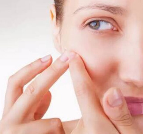 如何對(duì)自己的皮膚進(jìn)行膚質(zhì)判斷