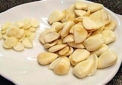 苦杏仁怎么吃呢 苦杏仁去毒去苦的方法大全