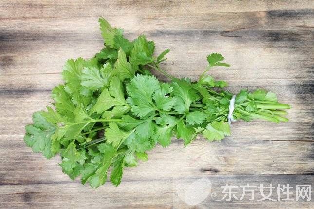 男性吃香菜殺精子嗎 香菜有效于減少眼疾