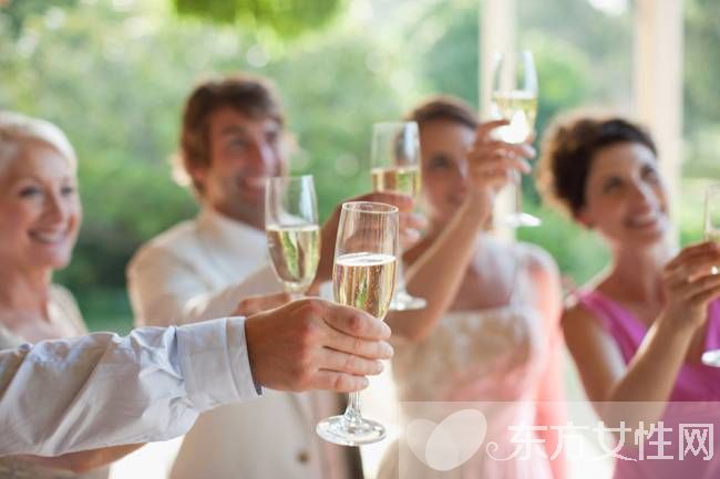 你須知曉的敬酒禮儀常識(shí)七要點(diǎn)